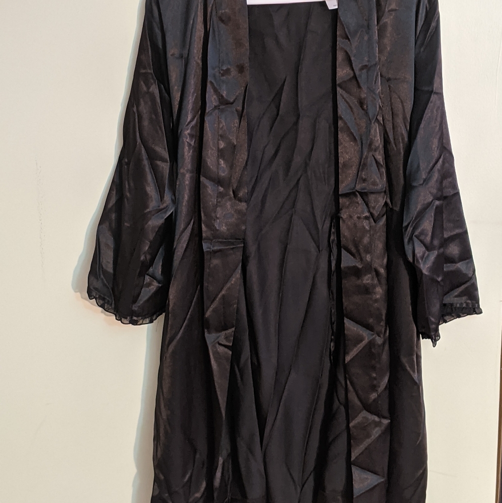 🌟NWT🌟 - Black Robe - Medium - Picture 2 of 6